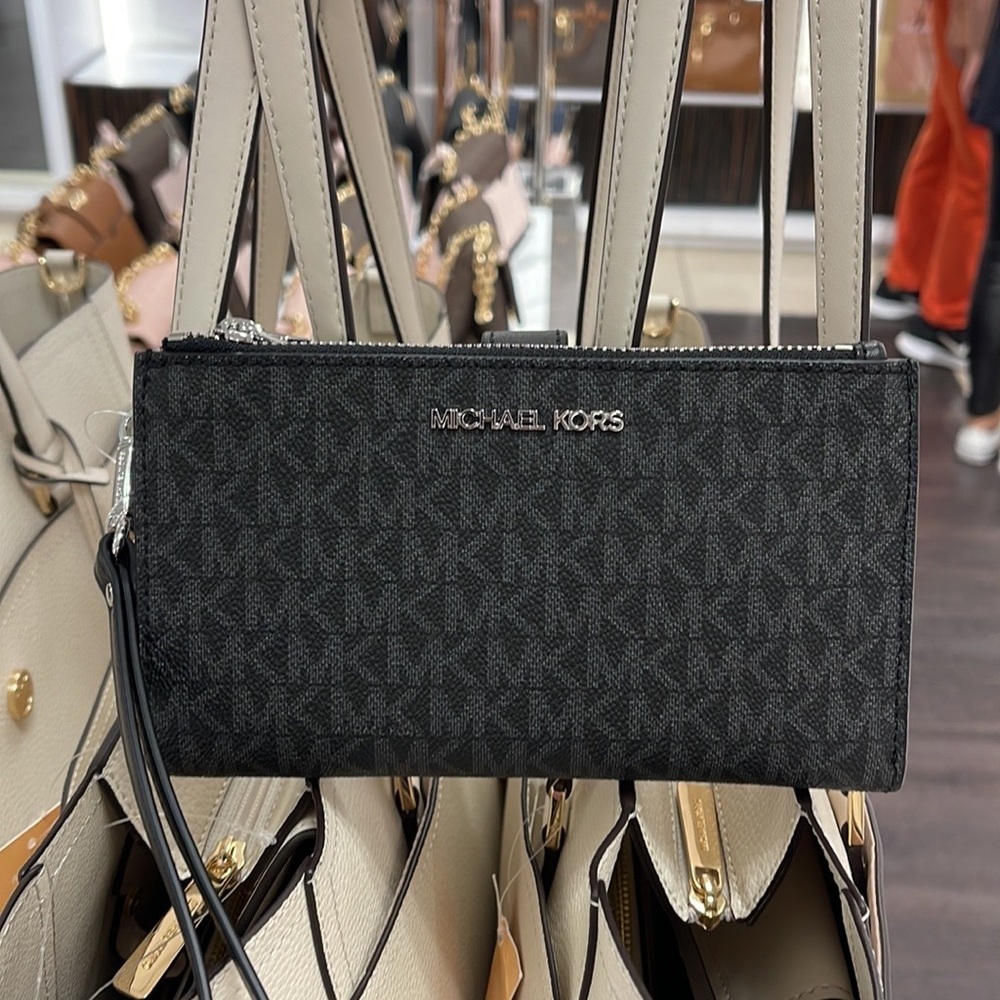 MICHAEL KORS LARGE DOUBLE ZIP WRISTLET PHONEHOLDER WALLET CLUTCH 
BLACK SIGNATUR